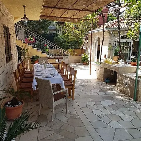 Dora - With Large Garden Terrace: A Donji-polanda Supetar. Island Brac Supetar
